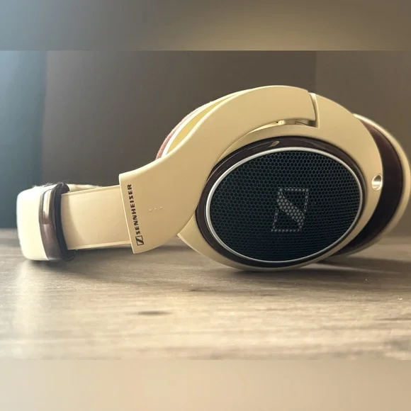 Sennheiser HD598 Wired Amp Headphones Dynamic Open Back Ivory/Brown - Picture 5 of 7
